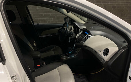 Chevrolet Cruze II, 2011 год, 520 000 рублей, 7 фотография