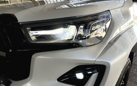 Toyota Hilux VIII, 2020 год, 4 650 000 рублей, 10 фотография