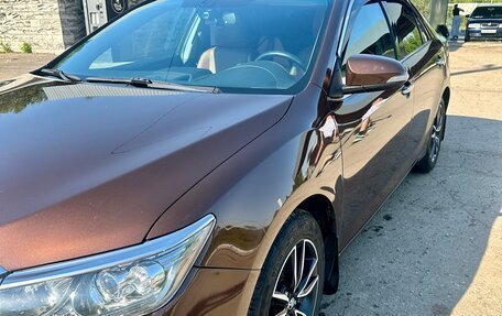 Toyota Camry, 2017 год, 2 100 000 рублей, 2 фотография