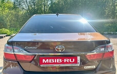 Toyota Camry, 2017 год, 2 100 000 рублей, 4 фотография