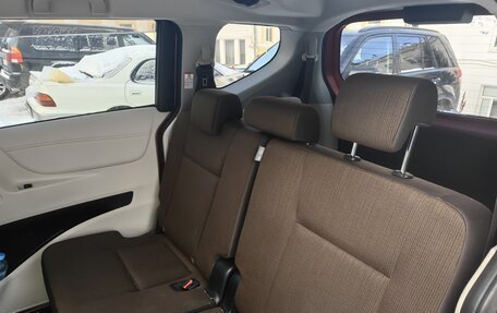 Toyota Sienta II, 2015 год, 1 400 000 рублей, 6 фотография