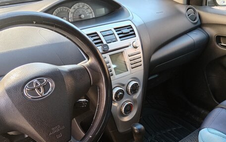 Toyota Yaris III рестайлинг, 2007 год, 600 000 рублей, 4 фотография