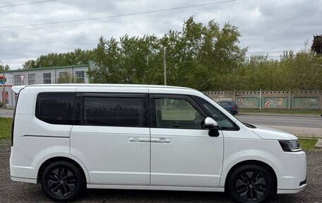 Honda Stepwgn, 2023 год, 2 580 000 рублей, 6 фотография