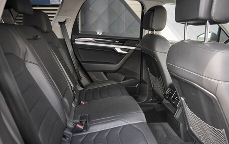Volkswagen Touareg III, 2019 год, 4 500 000 рублей, 8 фотография