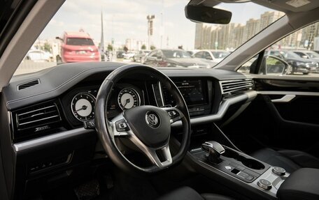 Volkswagen Touareg III, 2019 год, 4 500 000 рублей, 5 фотография