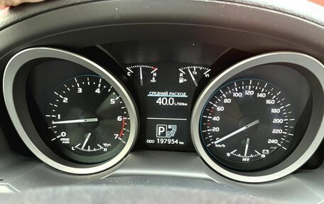 Toyota Land Cruiser 200, 2013 год, 3 990 000 рублей, 10 фотография