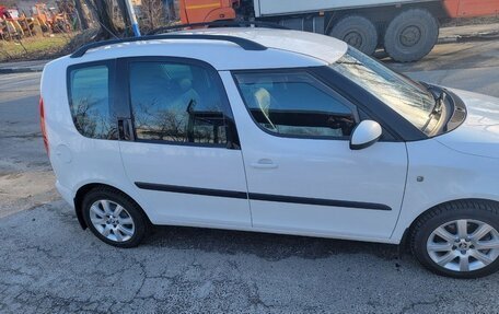 Skoda Roomster, 2013 год, 700 000 рублей, 4 фотография