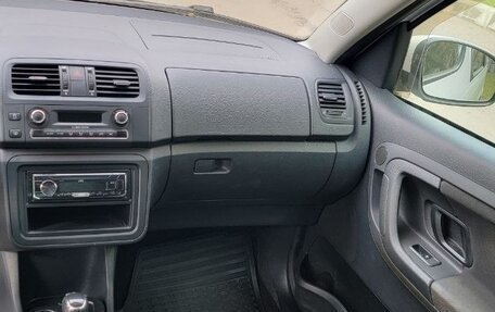Skoda Roomster, 2013 год, 700 000 рублей, 7 фотография