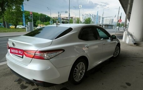 Toyota Camry, 2019 год, 1 890 000 рублей, 5 фотография