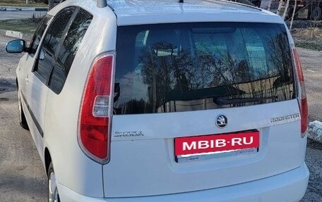Skoda Roomster, 2013 год, 700 000 рублей, 3 фотография