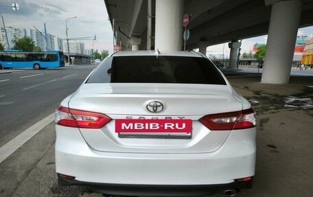 Toyota Camry, 2019 год, 1 890 000 рублей, 4 фотография