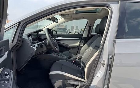 Volkswagen Golf VIII, 2022 год, 1 843 000 рублей, 12 фотография
