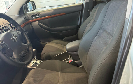 Toyota Avensis III рестайлинг, 2006 год, 880 000 рублей, 19 фотография