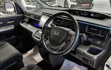 Honda Stepwgn IV, 2016 год, 1 797 000 рублей, 18 фотография