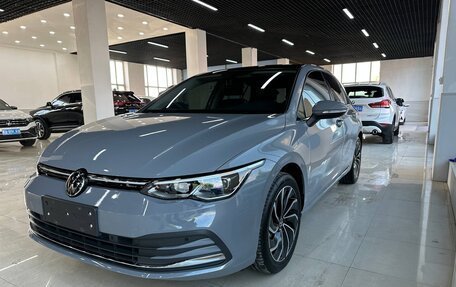Volkswagen Golf VIII, 2022 год, 1 990 000 рублей, 4 фотография