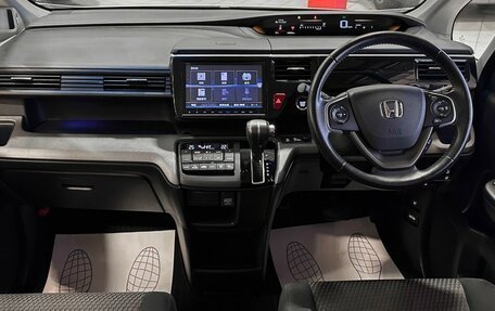 Honda Stepwgn IV, 2016 год, 1 797 000 рублей, 32 фотография