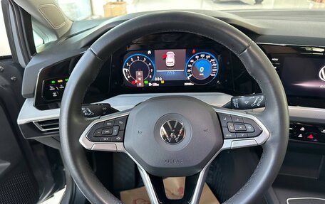 Volkswagen Golf VIII, 2022 год, 1 990 000 рублей, 20 фотография