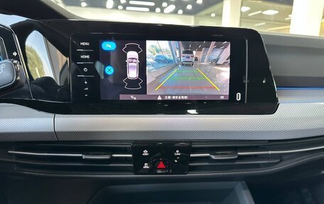 Volkswagen Golf VIII, 2022 год, 1 990 000 рублей, 23 фотография