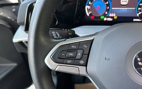 Volkswagen Golf VIII, 2022 год, 1 990 000 рублей, 25 фотография