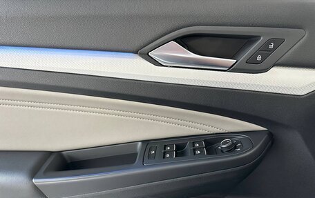 Volkswagen Golf VIII, 2022 год, 1 990 000 рублей, 24 фотография