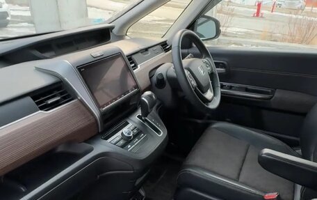 Honda Freed II, 2022 год, 1 430 000 рублей, 10 фотография