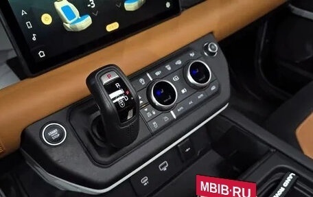 Land Rover Defender II, 2024 год, 7 650 000 рублей, 13 фотография