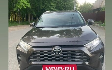 Toyota RAV4, 2020 год, 3 200 000 рублей, 3 фотография