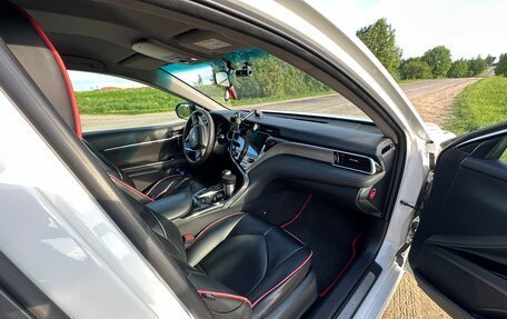 Toyota Camry, 2018 год, 2 350 000 рублей, 6 фотография