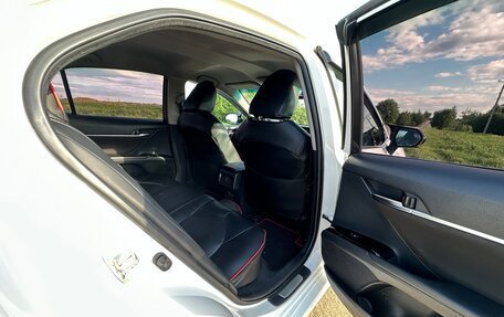 Toyota Camry, 2018 год, 2 350 000 рублей, 7 фотография