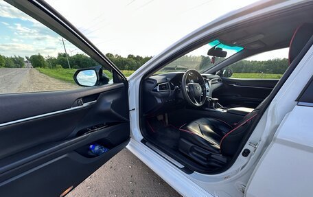 Toyota Camry, 2018 год, 2 350 000 рублей, 12 фотография