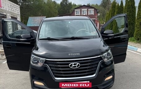 Hyundai H-1 II рестайлинг, 2020 год, 3 100 000 рублей, 7 фотография