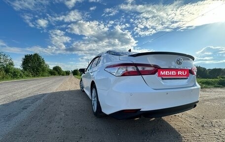 Toyota Camry, 2018 год, 2 350 000 рублей, 11 фотография