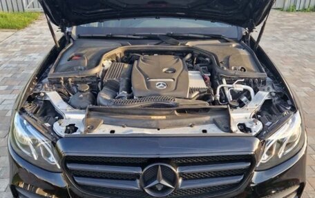 Mercedes-Benz E-Класс, 2018 год, 3 250 000 рублей, 4 фотография