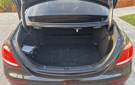 Mercedes-Benz E-Класс, 2018 год, 3 250 000 рублей, 5 фотография