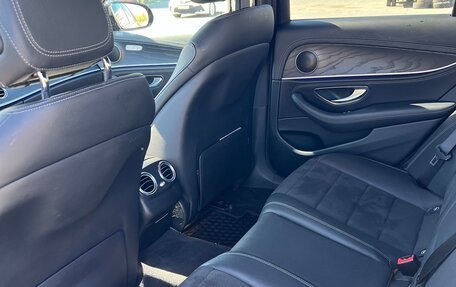 Mercedes-Benz E-Класс, 2018 год, 3 250 000 рублей, 14 фотография