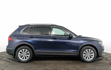 Volkswagen Tiguan II, 2017 год, 2 200 000 рублей, 4 фотография