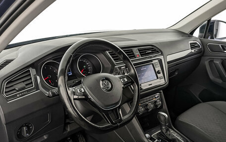 Volkswagen Tiguan II, 2017 год, 2 200 000 рублей, 15 фотография