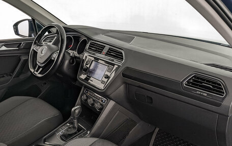 Volkswagen Tiguan II, 2017 год, 2 200 000 рублей, 13 фотография