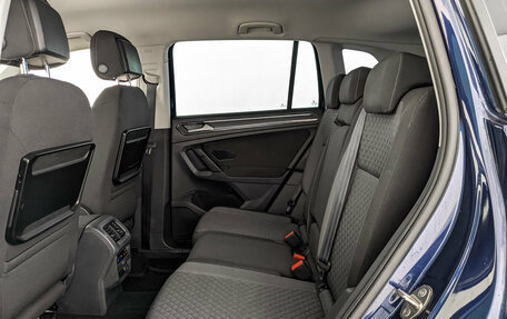 Volkswagen Tiguan II, 2017 год, 2 200 000 рублей, 18 фотография