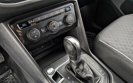 Volkswagen Tiguan II, 2017 год, 2 200 000 рублей, 21 фотография