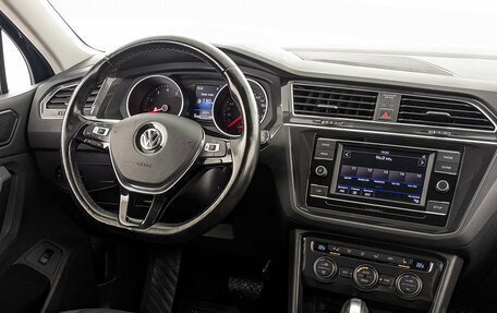 Volkswagen Tiguan II, 2017 год, 2 200 000 рублей, 27 фотография