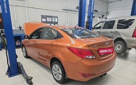 Hyundai Solaris II рестайлинг, 2015 год, 678 000 рублей, 2 фотография