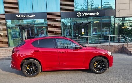 Alfa Romeo Stelvio, 2021 год, 3 430 000 рублей, 4 фотография