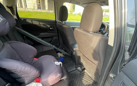Mitsubishi Outlander III рестайлинг 3, 2018 год, 2 190 000 рублей, 14 фотография