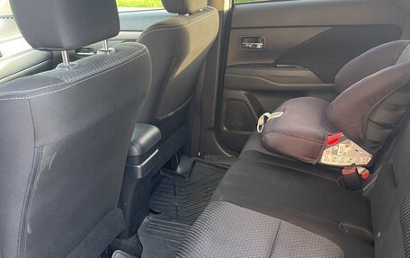 Mitsubishi Outlander III рестайлинг 3, 2018 год, 2 190 000 рублей, 16 фотография