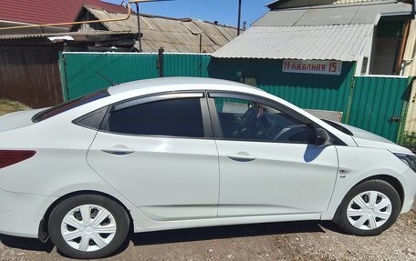 Hyundai Solaris II рестайлинг, 2016 год, 870 000 рублей, 2 фотография