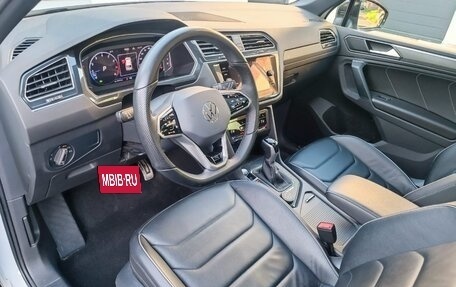 Volkswagen Tiguan II, 2021 год, 4 400 000 рублей, 10 фотография
