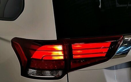 Mitsubishi Outlander III рестайлинг 3, 2016 год, 2 189 000 рублей, 6 фотография
