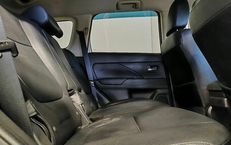 Mitsubishi Outlander III рестайлинг 3, 2016 год, 2 189 000 рублей, 13 фотография