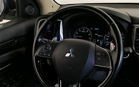 Mitsubishi Outlander III рестайлинг 3, 2016 год, 2 189 000 рублей, 12 фотография